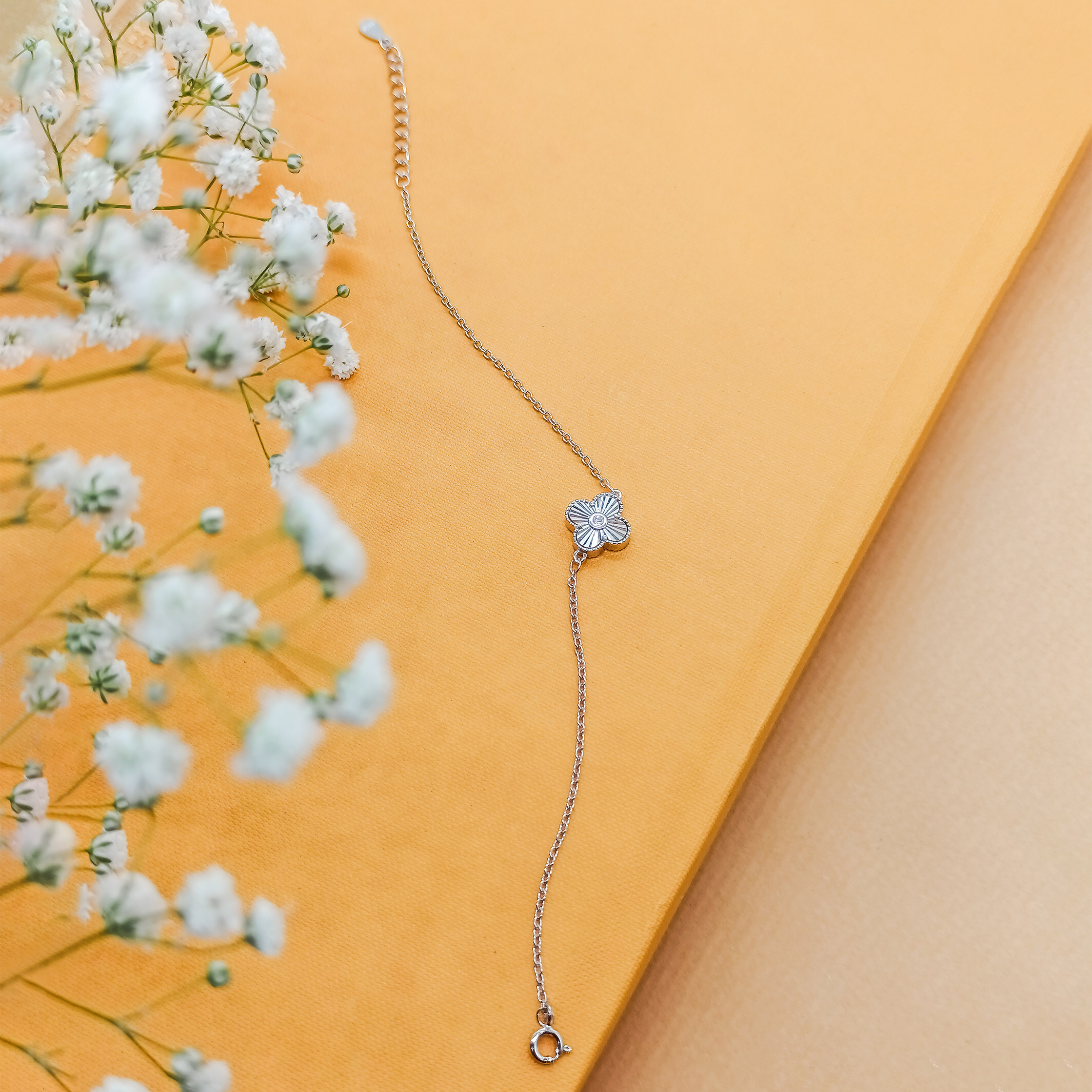 دستبند طرح الحمرا