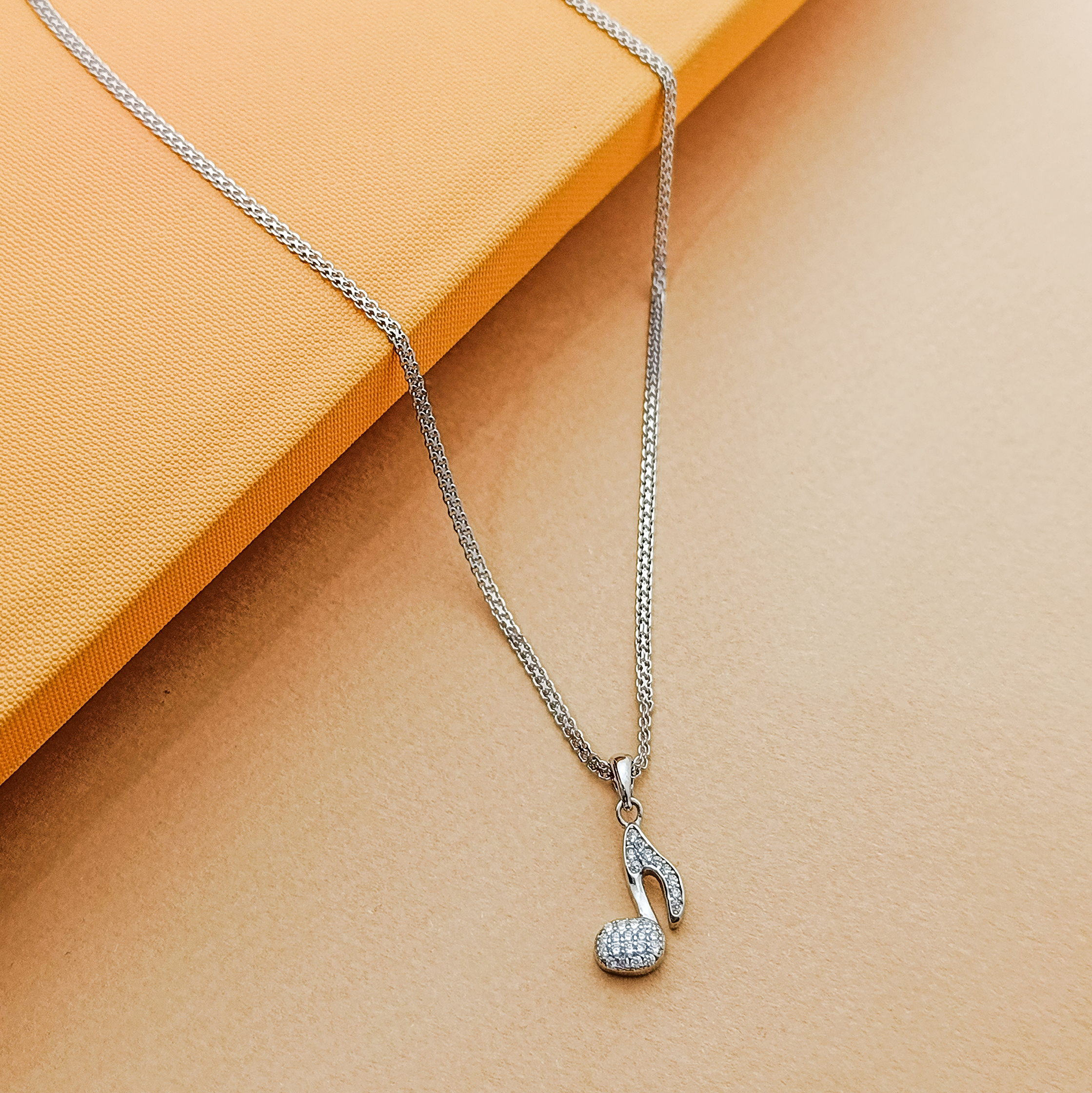 گردنبند طرح نت موسیقی